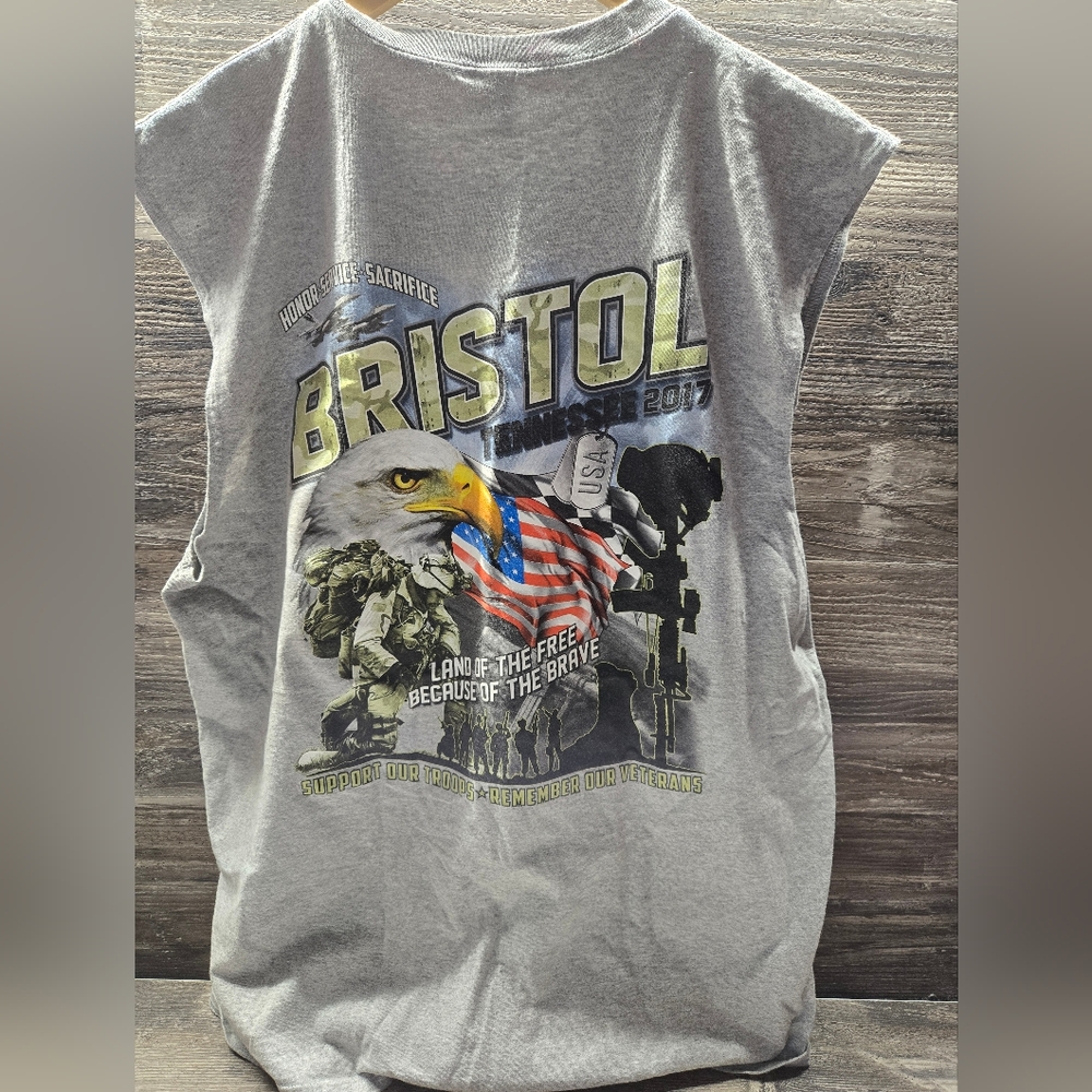 Bristol Tennessee Men's XL Support our Troops 2017 Gray Shirt NASCAR Eagle